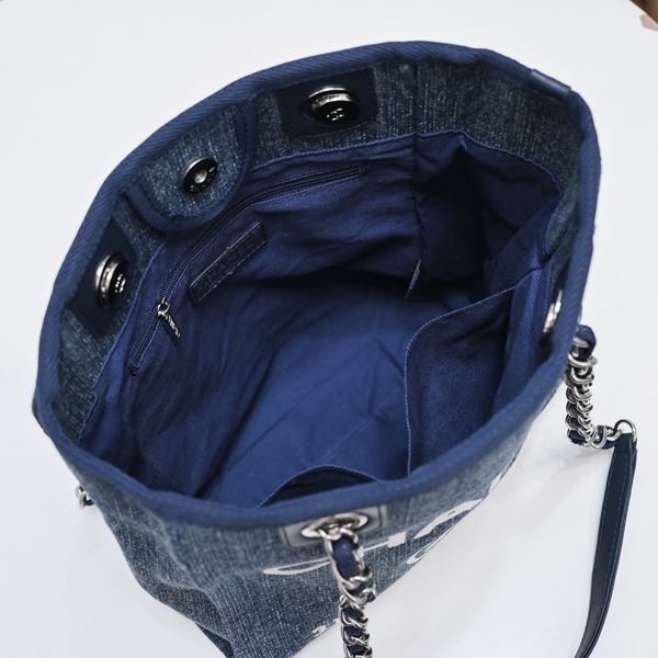 シャネルバッグ着用イメージ